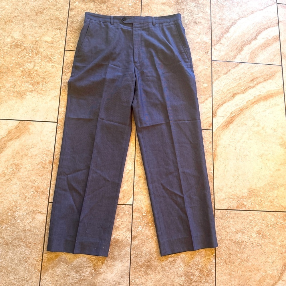 Gelanqi men’s pants 65% Polyester 35% Wool grayish blue in color flat front